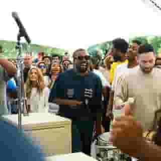 Kanye West hosted his weekly Sunday service in Dayton, Ohio this past weekend as part of Dave Chappelle's Gem City Shine benefit. Tap the link in our bio for more exclusive photos from the performance.