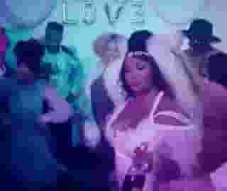 After weeks of being in the Top Five on RS Charts Top 100 Songs, Lizzo's "Truth Hurts" debuts at Number One. Tap the link in our bio for a look at this week's charts.