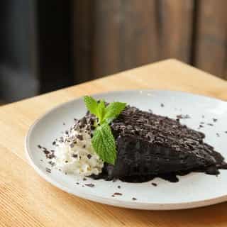 Your December just got a little sweeter. 🍫🍰⁠
⁠
Starting today, get a free Matilda’s Chocolate Cake on your delivery orders over $50. The perfect treat for holiday gatherings, cozy nights in, and all your ‘treat yourself’ moments!⁠
⁠
While supplies last. Offer excludes December 25.