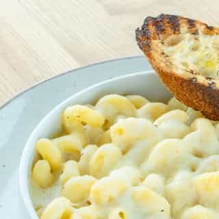 🌸 Spring Break Promo 🌸⁠
⁠
From now until March 31, enjoy a FREE Kids Mac & Cheese with any $40+ purchase on Uber Eats! Take a well-deserved break from the kitchen and treat yourself (and the little ones) to something delicious🍴⁠
⁠
Visit the link in our bio to order now!