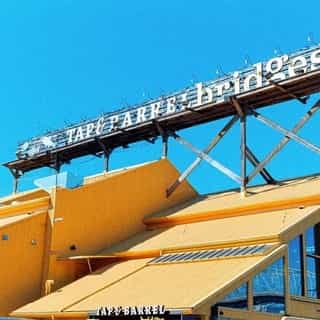 SUNSHINE AHEAD | Who else is looking forward to a full weekend of patio weather in Vancouver?⁠
⁠
Book your table using the link in our bio and join us for a waterfront dining experience like no other at Tap & Barrel Bridges!⁠
⁠
Located on the western tip of Granville Island, just steps away from the Public Market, Tap & Barrel Bridges features a year-round heated patio and upper balcony with breathtaking views of False Creek and downtown Vancouver.⁠
⁠
(📸: @irishanalogadventures)