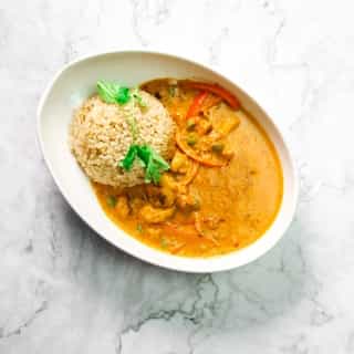 FAMILY STYLE MEALS | We're excited to be offering ready-to-eat meals for the whole family, available now for takeout or delivery. (serves 4)⁠
⁠
Check out the full menu below ⬇️⁠
⁠
⭐ FAMILY-SIZE GREEN SALAD ⁠
⭐ FAMILY-SIZE CAESAR SALAD ⁠
⭐ HOT WINGS⁠
⭐ THAI RED CURRY ⁠
⭐ MAC & CHEESE ⁠
⭐ PESTO LINGUINE ⁠
⭐ FISH & CHIPS ⁠
⭐ CHEESECAKE ⁠
⁠
Visit the link in our bio for more details or to order now. 