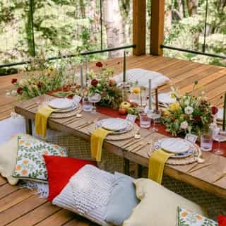 ⁠Brunching in style because life is too short for ordinary meetings ☀️🥂We love the mix of colors and textures used for this Société Privée brunch meeting. The woven Chili Vintage runners adds warmth while the Honey Plush Velvet accents add energy. If only all networking meetings looked this good! ⁠
⁠
Host: @thesocieteprivee & @ladida_beauty⁠
Venue & Catering: @desolationhotel_hv⁠
Styling & Design: @reveriepicnics⁠
Photographer: @scottanddanaphotographers⁠
Linens: @creativecoverings ⁠
Floral: @rusticrootsfloraldesign ⁠
Floral plate: @elizabethsuttoncollection @elizabethsuttonhome⁠
Content Creation: @thecontentbestie⁠
⁠
⁠
#creativecoverings #luxurylinens #brunch #brunchmeeting #networkingmeeting #societeprivee #tablescape #outdoorevent #eventprofs #eventsindustry #weddinginspo #eventtablescape #brunchinspo⁠