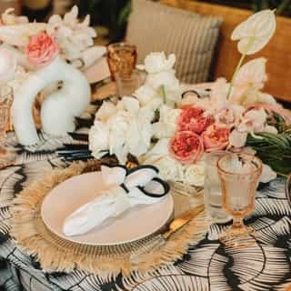 When the desert calls, we answer with style! From layered textures to spirited sips and sunlit connections, this Palm Springs gathering brought the heat in all the right ways. Event pros know how to mix business with celebration, and this afternoon was proof.  Thanks again for such a fun day in the sun! ⁠
⁠
Host: @nacepalmsprings & @curatecalifornia_⁠
Event Planners: @larueluxeevents & @robinballardevents ⁠
Venue/Catering/Bar: @sandshotelspa ⁠
Florist: @luna_design_studios⁠
Photography: @nikirhodesphoto⁠
Video: @riowalksfilms⁠
Content: @_yourssocially⁠
DJ: @extremedjservice ⁠
Signage/Stationery: @thekimicollective⁠
Tabletop Rentals: @archiverentals ⁠
Linen Rentals: @creativecoverings⁠
Permanent Jewelry: @harper_honey⁠
⁠
⁠
#creativecoverings #weddingtable #weddinginspo #palmsprings #palmspringsweddings #eventprofs #eventtrends #summerevent #summerwedding #retrowedding #eventtablescape #tablescape #luxurylinens #luxevents #desertwedding⁠