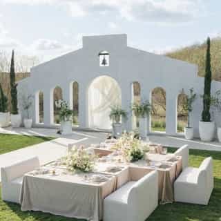 With a view like this, how could you ever leave? ⁠
⁠
⁠
Planner + Designer: @evermorevent⁠
Venue: @jeuneperche⁠
Catering: @Coastcatering⁠
Cake: @cakestocelebrate⁠
Photography:@justincritzphotography⁠
Content Creator: @lovenotemedia⁠
Florals: @lovelypeoniesflorals⁠
Stationary: @Shescloudy_calligraphy⁠
Linen: @creativecoverings ⁠
Hair & Make Up: @Alyrosebeautyteam⁠
Dress: @Love___era ⁠
Model: @nikkolette.martinez ⁠
Drapery + table installation: @LPJrentals⁠
Tabletop Rentals: @catalogatelier⁠
Furniture Rentals: @adorefolklore⁠
⁠
#creativecoverings #luxurylinens #luxewedding #luxuryevents #weddingvenue #weddinginspo #weddingtable #receptioninspo #weddingreception #modernromance #modernbride #sandiegowedding⁠