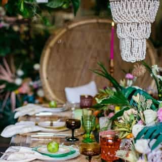 Escape the ordinary ✨️🌴🌊 Our Havana linen line is perfect for any beach, tropical, or botanical theme. This pattern is available in 4 colors, including this ivory-toned Colada Havana. ⁠
⁠
Planning/Design: @forgetmeknotevents ⁠
Photographer: @karihenrichsen 
Florist: @twine_and_dandy ⁠
Bakery: @deliciousdesignsreno ⁠
Stationery: @cohen_creates ⁠
Venue: @sierrawatergardens ⁠
Tabletop & Specialty Rentals: @luckyburro ⁠
⁠
⁠
⁠
⁠
#creativecoverings #luxurylinens #luxwedding #eventtrends #eventdesign #luxuryevents #weddinginspo #weddingdetails  #weddingstyle #weddingtrends #receptionideas #weddingtheme #tropicalwedding #tropical ⁠
⁠
⁠