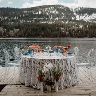 Creating cozy moments this holiday season ❄️❤️🌲 Our White & Silver Jazz Sequin linen is one of our favorites to use this time of year! ⁣
⁣
Event Design: @thehytch ⁣
Linens: @creativecoverings ⁣
⁣
⁣
⁣
⁣
#creativecoverings #specialevent #eventinspo #renotahoe #holidaydecor #christmasinspiration #luxurylinens #eventrentals #tablescape #elevatedevents #holidaygathering ⁣