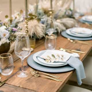 This wedding was glittered with such beautiful gold details, but the spa linnea napkins added a perfect, final touch to the tablescape. 💫

What do you think of this wedding’s color scheme? 💭 

Venue: @haikumill
Planning and Design: @vowsweddingplanning
Photographer: @caitlincatheyphoto
Florist: @dellablesfloraldesign
Hair and Makeup / Model Styling: @rydashn
Model: @rosereneemusic 
Wedding Dress: @tara_lauren
Furniture Rentals: @signaturemaui
Tableware/Dishware/Cake Stand: @tablecandy
Place Cards and Menus: @lahappydesign
Cake: @cakefanatics
.
.
.
#haikumillwedding #romanticwedding #tablescape #hawaiiwedding #destinationweddings #mauiwedding #mauiweddings #eventlinens #creativecoverings  #eventdecor #specialtylinen #weddinginspiration #outdoorwedding #weddinginspo #weddingdecoration #stylemepretty #weddingreception #weddingdetails #weddingdayready ⁠#theweddingbliss #todaysluxuryweddings #weddingdecorinspiration #creativelywed #weddingforward