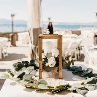 Feeling so crisp and clean with our Ivory Lamour tablecloths & napkins. 🤍

Visit our website for more info on these beautiful linens and more. 

Venue: @rhpb_weddingsandevents
Photographer: @danirawsonphoto
Linens: @creativecoverings
Hair & Makeup: @_shayladoesmyhair
Dress: @sparklebridal
Video: @39north.productions
DJ: @dj_scenick