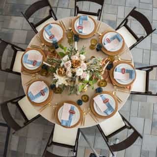 Double tap if you like this fresh pop of blue over the mustard, gold and copper fall colors🍂⁠
⁠
The gold tableware from @celebrationseventrentals⁠ paired beautifully with this tablescape at Arrowcreek Golf Course ✨⁠
⁠
Featured Linen: Wedgewood Blue Hemstitch napkins ⁠
.⁠
.⁠
.⁠
.⁠
Styling + Decor: @blushworthyevents 💍⁠
⁠Venue + Grazing Table: @arrowcreekweddingsandevents⁠
Photographer: @jeramie_lu_photography⁠
Farm Tables: @camelotpartyrentals⁠
Tableware: @celebrationseventrentals⁠
Linens: @creativecoverings⁠
Florals + Hexagon Arch: @flourishlv⁠
Lounge Seating + Decor: @mountainvibesrentals⁠
Desserts: @aleecespiecesart⁠
Signage + Calligraphy: Audrey Zoe Letter Co.⁠
Ceiling Draping + Market Lights: Giraffe⁠
Uplighting: @cruz.entertainment⁠
