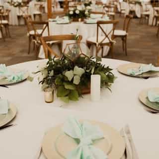 Mint green is an easy color to style and works well with other pastels like pink, blue and yellow. It’s a neutral match with white but also a bright grey! Would you include mint green for your next event?⁠
⁠
Style Tip: mint dupioni napkins pair beautifully with any of our ivory linens. 💚⁠ ⁠
⁠
⁠
Venue: @arrowcreekweddingsandevents⁠
Tent & Rentals: @camelotpartyrentals⁠
DJ: @mmdj_tahoe⁠
Photography: @angfontanaphotography⁠
Linens: @creativecoverings⁠
Cake: @deliciousdesignsreno⁠
Coordinator: @lianemccombs⁠
Photobooth: @epik.weddings⁠
Floral & Design: @qualityeventdesign