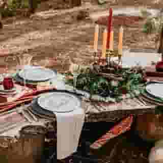 Love the look of layered gathered runners. This is our Oat Linnea under Merlot Plush Velvet!⁠
⁠
Coordination & Styling | Epic Thyme Event Planning @Epic_thyme⁠
Photography | Alyssa Keys @alyssakeysphoto⁠
Venue & Decor | Alex Gaia Wood @gaiasgardenevents⁠
Florals | Nadia @nadi_nomad⁠ & Summer @livelife_in_the_moment⁠
Catering | A Sacred Table Event Catering @asacredtable @onelovelymoon⁠
Rentals | Tin Roof Farmhouse Rentals @tinrooffarmhouse⁠
Linens |⁠ Creative Coverings @creativecoverings⁠