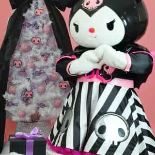 🎄 GIVEAWAY 🎄 The LAST day of 12 Days of Gifting is finally here! Let's see what Kuromi picked 🎁 Want to win her prize pack? Follow the steps below to enter:⁠ ⁠
⁠
🩷 Follow @sanrio ⁠
😈 Like & repost this video⁠
🖤 Tag a friend who deserves some holiday cheer!⁠
⁠
Share this post on your IG story so your friends don’t miss out!✨ ⁠
⁠
Sweepstakes ends 12/13 at 11:59am PST. One winner will be chosen and contacted via DM from @sanrio. No purchase necessary. Must be a US resident and 18+ to enter. Link in bio for the full terms & conditions. ⁠