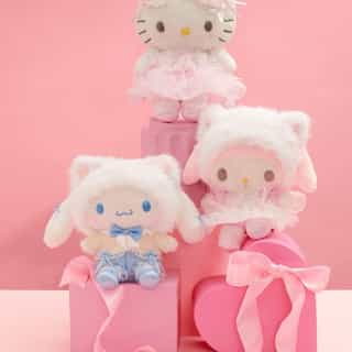 Jeté this way 🩰 Find the sweetest Hello Kitty and Friends plush, trinkets, and more on Sanrio.com! Link in bio✨️