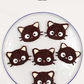 Meet Chococat and bake with us on the #HelloKittyandFriends YouTube channel! Link in bio.