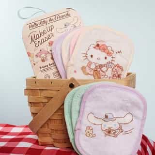 Get unready with the cutest 7-Day Set from @makeuperaser ✨🏕️💕 Reusable and helps reduce waste of single-use makeup wipes. Available at the link in bio.