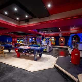 Leisurebedrijven te koop & te huur in Nederland 🎡🧖🏽‍♀️⁠
⁠
Van wellness en recreatie tot campings, kookateliers en horecalocaties op vakantieparken: de leisuresector biedt unieke kansen voor ondernemers die beleving en gastvrijheid willen combineren.⁠
⁠
De vraag naar ontspanning, dagrecreatie en activiteiten blijft groeien. Van wellnesscentra en kookateliers tot arcadehallen en horecaruimtes bij bioscopen; dit type locaties trekt een breed publiek, van gezinnen tot dagjesmensen en toeristen.⁠
⁠
Zoek je een bedrijf waar horeca, recreatie en beleving samenkomen?Hieronder vind je een gevarieerde selectie leisurelocaties die op dit moment te koop of te huur staan 👇🏼⁠
⁠
📍 1. Funhouse - Hogezoom 182, Renesse⁠
📍 2. Familie camping met horeca - Vught⁠
📍 3. Grand Café met recreatie opties - Kemphaanpad 8, Almere⁠
📍 4. Wellness met uitbreidingsmogelijkheden - Limburg⁠
📍 5. Biljartcentrum met woning - Oudewal 25, Warmenhuizen⁠
📍 6. MultiGolf - Eiland van Maurik 15, Maurik⁠
📍 7. Horecaruimte Kinepolis - Colosseum 60, Enschede⁠
📍 8. Wellness met uitbreidingsmogelijkheden - Overijssel⁠
📍 9. Horeca op een groot vakantiepark - Gelderland⁠
📍 10. Kookatelier - Balkengracht 12a, Assen⁠
⁠
Voor meer informatie over deze en andere leisurebedrijven, bezoek Horecaspot.nl 🔗 in bio