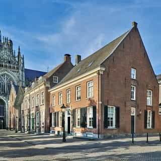 GESPOT: Dagzaak hartje Den Bosch 👀⁠
⁠
Gelegen in hartje Den Bosch, direct bij de Sint-Janskathedraal. Deze splinternieuwe horecazaak bevindt zich in een goedlopend hotel en leent zich uitstekend voor diverse daghorecaconcepten. Denk aan een ontbijt- en lunchzaak, koffiebar of all-day brunchformule .⁠
⁠
Voor meer details ga je naar Horecaspot.nl  🔗 in bio
