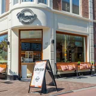 10x horeca te huur & te koop in📍Den Haag ⁠
⁠
Den Haag is een stad van contrasten: politiek én creatief, chic én eigenzinnig. Van historische straatjes in het Hofkwartier tot levendige woonwijken en moderne stadspleinen – de stad trekt dagelijks een mix van locals, toeristen, expats en professionals.⁠
⁠
Het horeca-aanbod is net zo veelzijdig. Denk aan koffiebars in karakteristieke panden, wereldkeukens in woonwijken, lunchrooms op centrale plekken of een casco ruimte voor jouw eigen concept. ⁠
⁠
Benieuwd naar een locatie die past bij jouw plannen? Bekijk dan deze horecazaken die nu te koop en/of te huur staan 👇🏼⁠
⁠
📍1. Lunchroom Momento - Veenkade 17⁠
📍2. Indonesisch eethuis Depot Podjok - Bankastraat 97⁠
📍3. Barista Café - Dagelijkse Groenmarkt 32⁠
📍4. Surinaams restaurant - Els Borst-Eilersplein 2596⁠
📍5. Casco horecaruimte - Turfhaven 19⁠
📍6. Netherlands Bagels - Korte Molenstraat 11A⁠
📍7. Restaurant met grote buitentui - Noordeinde⁠
📍8. Murphy's Law - Doctor Kuyperstraat 99⁠
📍9. Lunchroom FOAM - Frederikstraat 44⁠
📍10. Grand Café Siezo - Johanna Westerdijkplein 70⁠
⁠
Voor meer informatie over deze en andere horecamogelijkheden in Den Haag, ga naar Horecaspot.nl 👉🏼 link in bio