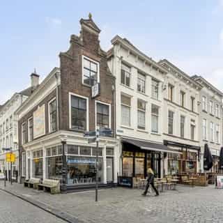 Ondernemen in een horecaconcentratiegebied 🧑‍🧑‍🧒‍🧒⁠
⁠
Horecaconcentratiegebieden zijn plekken waar het bruist van de bedrijvigheid. Straten en pleinen vol restaurants, cafés en lunchrooms trekken dagelijks veel bezoekers. De aanwezigheid van meerdere horecabedrijven op één plek zorgt voor synergie: zaken versterken elkaar en profiteren van een constante stroom aan potentiële gasten.⁠
⁠
Voor ondernemers betekent dit een locatie met veel passanten, zichtbaarheid en een levendige omgeving. Of je nu een restaurant, lunchroom of café wilt starten of overnemen – in een horecaconcentratiegebied zit je midden in de reuring en profiteer je van de aantrekkingskracht van het hele gebied.⁠
⁠
Een greep van van dit type horecalocaties uit ons aanbod 👇🏼⁠
⁠
📍1. Restaurant in de Pijp - Lutmastraat 99, Amsterdam⁠
📍2. Horecaruimte bij Waagplein - Houttil 6, Alkmaar⁠
📍3. Horecazaak in het Witte de Withkwartier - Schilderstraat 57A, Rotterdam⁠
📍4. Horecazaak aan de Markt - Markt 15, Delft⁠
📍5. Café-Bistro - Steentilstraat 36-1, Groningen⁠
📍6. Restaurant - Gravinnesteeg 9, Haarlem⁠
📍7. Restaurant - Pieter Vreedeplein 9, Tilburg⁠
📍8. Horecazaak - Langeviele 61, Middelburg⁠
📍9. Lunchroom/Cafetaria - Grote Markt 54, Breda⁠
📍10. Restaurant en evenementenlocatie - Haagsche Bluf 3, Den Haag⁠
⁠
Bekijk alle horecalocaties in horecaconcentratiegebieden op 🔗 horecaspot.nl [link in bio]