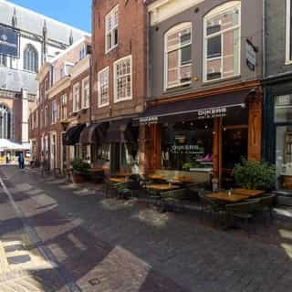 Horeca te huur & te koop in📍Haarlem ⁠
⁠
Haarlem, een stad vol karakter, historische charme en een sterk horecaprofiel. Met haar gezellige winkelstraten, gevarieerd publiek en gunstige ligging is het een aantrekkelijke plek voor horecaondernemers.⁠
⁠
Of je nu een sfeervolle lunchroom wilt openen in het centrum, een cafetaria zoekt in een levendige buurt, aan de slag wilt met een boutique hotel, of een bezorg- of cateringconcept wilt runnen: Haarlem biedt uiteenlopende mogelijkheden voor verschillende formules.⁠
⁠
Wil jij deel uitmaken van deze bruisende stad? Deze horecazaken staan nu te koop of te huur in Haarlem 👇🏼⁠
⁠
📍1. Dijkers Eten & Drinken, Warmoesstraat 5-7⁠
📍2. Cafetaria, Bakkerstraat 2⁠
📍3. Boutique hotel MAF, Zijlstraat 62⁠
📍4. Saladebar SLA, Kruisweg 68B⁠
📍5. TenT, Generaal Cronjéstraat 10⁠
📍6. Casco horeca-ruimte Hof van Jabob, Zuster Rebelpad 3⁠
📍7. Krooks lunchroom, Grote Houtstraat 170D⁠
📍8. Cafetaria met woning, Kruisstraat 43⁠
📍9. Bezorg- en afhaalzaak, Casablancastraat 8⁠
📍10. Cateringbedrijf De Dreef, Raadhuisstraat 49 - Heemstede⁠
⁠
Voor meer informatie over deze en andere mogelijkheden in Haarlem, bezoek Horecaspot.nl 🔗 in bio
