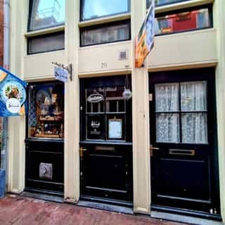 GESPOT: kleine horecazaak in de Jordaan 👀⁠
⁠
Misschien wel de kleinste horecazaak uit het aanbod van Horecaspot.⁠
Gelegen aan een drukke doorlooproute midden in de Jordaan.⁠
⁠
📍 Amsterdam⁠
🍴 Koffiezaak, Bezorg-en afhaalzaak⁠
💰 Verkoop bedrijfsexploitatie & verhuur vastgoed⁠
⁠
Meer info & details 🔗 in bio