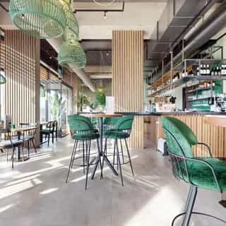 10x horeca te huur & te koop in📍 Flevoland⁠
⁠
De jongste provincie van Nederland, maar zeker niet de minst interessante voor horecaondernemers. Flevoland ontwikkelt zich snel en biedt volop ruimte voor vernieuwende concepten. Met plaatsen als Almere, Emmeloord, Lelystad en Zeewolde – en met unieke locaties aan het water of midden in de natuur – is de provincie verrassend veelzijdig.⁠
⁠
Of je nu een restaurant aan het IJ-meer wilt runnen, een café in het hart van Almere, een afhaalzaak in Emmeloord of een horecazaak bij een bezoekerscentrum in de natuur: deze provincie biedt kansen voor uiteenlopende horeca-ideeën.⁠
⁠
Benieuwd naar een geschikte locatie? Bekijk dan snel deze horeca-objecten die te koop en/of te huur staan 👇🏼⁠
⁠
📍1. Restaurant aan het IJ-meer - Zeeduinweg 560, Almere⁠
📍2. Restaurant - De Deel 19, Emmeloord⁠
📍3. Café en Cafetaria - Voorstraat 36, Kraggenburg⁠
📍4. Café Men at Work - Grote Markt 14, Almere⁠
📍5. Cafetaria - De Rede 53, Dronten⁠
📍6. Horecaruimte bij het nieuwe bezoekerscentrum - Oostvaardersdiep 16, Almere⁠
📍7. Bezorg- en afhaalzaak - De Boei 39, Emmeloord⁠
📍8. IJssalon - Kruisstraat 74, Almere⁠
📍9. Café-Restaurant en catering - St. Hubertus-plaats 8, Tollebeek ⁠
📍10. Restaurant - Havenzicht 14, Almere ⁠
⁠
Voor meer informatie over deze en andere horecamogelijkheden in Flevoland, ga naar Horecaspot.nl 🔗 in bio