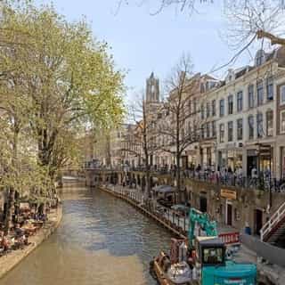 Stille verkoop 🔐⁠
⁠
Horecalocatie aan de Oudegracht, midden in het centrum van Utrecht. Het bedrijf beschikt over circa 85 zitplaatsen in het restaurant en een terras aan de werf met 25 zitplaatsen.⁠
⁠
📍Utrecht (stad)⁠
🍴 Café-Restaurant⁠
⁠
Voor meer details, het aanvragen van een brochure of een bezichtiging, ga naar Horecaspot.nl 🔗 in bio
