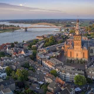 Stille verkoop 🔐⁠
⁠
Een eetcafé met een groot terras en een sfeervol zaaltje met bar, zeer geschikt voor evenementen, workshops en feestjes.⁠
⁠
📍Nijmegen⁠
🍴Eetcafé⁠
⁠
Voor meer details, het aanvragen van een brochure of een bezichtiging, ga naar Horecaspot.nl 👉🏼 link in bio