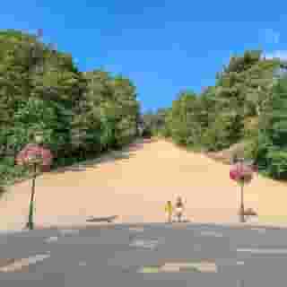 Stille verkoop 🔐⁠
⁠
Een restaurant in het hart van de Schoorlse natuur. Dankzij de omgeving en de iconische klimduin trekt het restaurant het hele jaar door een constante stroom van gasten.⁠
⁠
Binnen biedt het restaurant plaats aan ongeveer 110 gasten en het terras biedt plek aan 140 gasten.⁠
⁠
📍Schoorl⁠
🍴Restaurant⁠
⁠
Voor meer details, het aanvragen van een brochure of een bezichtiging, ga naar Horecaspot.nl 👉🏼 link in bio