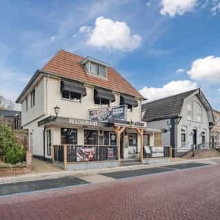 UITGELICHT op Horecaspot.nl 🔦 ⁠
⁠
Restaurant T-Rex BBQ & Smokehouse bevindt zich aan het begin van het centrum van Putten, omringd door de Veluwse natuur.⁠
⁠
Al 24 jaar is dit restaurant een begrip in de regio.⁠
⁠
📍 Putten⁠
🍴 Restaurant⁠
🪑 120 zitplaatsen binnen & 12 zitplaatsen op het terras⁠
💰 Bedrijfsovername & verhuur van vastgoed⁠
⁠
Meer info & details 👉🏼 link in bio⁠
