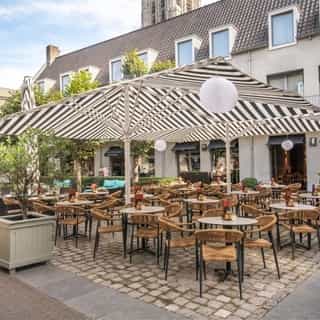 UITGELICHT op Horecaspot.nl 🔦 ⁠
⁠
Lunch & Borrelbar Madam Sas, gelegen op het gelijknamige 't Sas in Breda. ⁠
Een ruim (dag)zaak met sfeervolle inrichting, opvallende bar, 65 zitplaatsen en een gezellig terras. ⁠
⁠
📍 Breda⁠
🍴 Lunchroom⁠
🪑 65 zitplaatsen binnen & 77 zitplaatsen op het terras⁠
💰 Bedrijfsovername & verhuur vastgoed⁠ ⁠
⁠
Meer info & details 👉🏼 link in bio