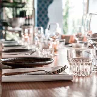 Stille verkoop 🔐⁠
⁠
Dit restaurant is gevestigd in een ruim object in het hart van een toeristische plaats op de Veluwe. Het horecabedrijf is de hele dag geopend – van ontbijt tot diner – en trekt een breed publiek aan.⁠
⁠
📍Gelderland⁠
🍴Restaurant⁠
⁠
Voor meer details, het aanvragen van een brochure of een bezichtiging, ga naar Horecaspot.nl 👉🏼 link in bio