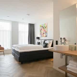 Hotels te koop & te huur in Nederland 🏨⁠
⁠
Of je nu droomt van het runnen van een boutique hotel in een historische stad, een groter hotel op een van de Waddeneilanden, midden in de natuur, of aan het water – dit is het moment om je dromen waar te maken! ⁠
⁠
Het aantal toeristische overnachtingen in Nederland blijft ieder jaar stijgen, net als de vraag naar unieke verblijfservaringen.⁠
⁠
Daarom delen we graag een selectie van prachtige hotels die te koop & te huur staan 👇🏼⁠
⁠
📍1. Art-Nouveau boetiekhotel - Vlissingen, Zeeland⁠
📍2. Eurohotel - Leeuwarden, Friesland⁠
📍3. Hotel Zee Bergen - Bergen, Noord-Holland⁠
📍4. Hotel De Groene Jager - Barchem, Gelderland⁠
📍5. Hotel Lunia - Oldeberkoop, Friesland⁠
📍6. Snoozz Hotel - Bolsward, Friesland⁠
📍7. Hotel (stille verkoop) - tussen 's-Hertogenbosch & Nijmegen⁠
📍8. Villa Veertien, Dieren - Gelderland⁠
📍9. Hotel De Wapser - Wapse, Drenthe⁠
⁠📍10. Hotel Graaf Bernstorff - Schiermonnikoog, Friesland⁠
⁠
Voor meer informatie over deze en andere hotels, bezoek Horecaspot.nl 👉🏼⁠ link in bio