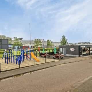 UITGELICHT op Horecaspot.nl 🔦⁠
⁠
Het bekende seizoensbedrijf Vistaria Rijk in Drimmelen is klaar voor de volgende ondernemer!⁠
⁠
Dit object beslaat maar liefst 4 kavels, met een totale oppervlakte van 656 m², en kan zelfs uitgebreid worden met een extra kavel van 399 m². ⁠ ⁠ ⁠
⁠
📍 Drimmelen⁠
🍴 Cafetaria⁠
🪑 120 zitplaatsen op het terras⁠
💰 Bedrijfsovername & verhuur vastgoed⁠
⁠
Meer info & details 👉🏼 link in bio