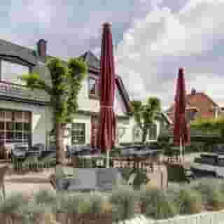 UITGELICHT op Horecaspot.nl 🌟⁠
⁠
Dit restaurant is centraal gelegen in het dorp Garderen, midden op de Veluwe. Zowel in het restaurant als op het terras is er plaats voor ruim 100 gasten. Dat is nog niet alles: op de verdieping van het pand bevindt zich een bovenwoning, ideaal voor eigen bewoning of als bed & breakfast!⁠
⁠
📍 Garderen⁠
🍴 Café-Restaurant, Bed & Breakfast⁠
🪑 110 zitplaatsen binnen & 110 zitplaatsen op het terras⁠
💰 Bedrijfsovername & verhuur vastgoed⁠
⁠
Meer info & details 👉🏼 link in bio