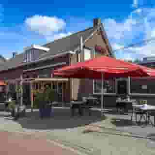 UITGELICHT op Horecaspot.nl 🌟⁠
⁠
Café-Restaurant 'Graaf van Horne' is gelegen op een uitstekende zichtlocatie in het Limburgse Horn. Aan de voorzijde van het pand is het royale terras gesitueerd en binnen biedt het voldoende ruimte voor de gasten in het café- en restaurantgedeelte.⁠
⁠
📍 Horn⁠
🍴 Café-Restaurant⁠
🪑 100 zitplaatsen & 40 terras zitplaatsen ⁠
💰 Bedrijfsovername & verhuur vastgoed⁠
⁠
Meer info & details 👉🏼 link in bio