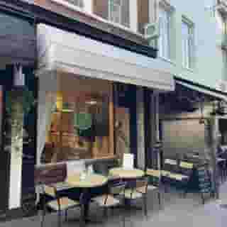 UITGELICHT op Horecaspot.nl 🌟⁠
⁠
Broodjeszaak Kato, gelegen op misschien wel een van de mooiste plekjes in het centrum van Haarlem.⁠
⁠
Een plek waar iedereen de weg letterlijk en figuurlijk weet te vinden naar de lekkerste broodjes. Van aannemer en advocaat tot makelaar, muzikant, kunstenaar en student.⁠
⁠
📍 Haarlem⁠
🍴 Broodjeszaak, Lunchroom⁠
🪑 16 zitplaatsen binnen & 8 zitplaatsen op het terras⁠
💰 Bedrijfsovername & verhuur vastgoed⁠
⁠
Meer info & details 👉🏼 link in bio