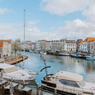 10x horeca te huur & te koop in📍Zeeland⁠
⁠
Zeeland, de unieke provincie met haar uitgestrekte kustlijn, historische steden en schiereilanden, elk met een eigen karakter. Omringd door het typische Zeeuwse landschap van dijken, dammen en duinen. ⁠
⁠
In Zeeland vind je een rijke verzameling aan monumentale steden en karakteristieke dorpen, elk met een eigen charme. Dit, samen met de culinaire specialiteiten zoals de Zeeuwse mosselen, maakt Zeeland tot een bijzondere provincie met een divers aanbod aan horecagelegenheden.⁠
⁠
Of je nu droomt van een intiem café in een pittoresk dorp, een stijlvol restaurant met uitzicht op het water, of een unieke plek om een nieuwe onderneming te starten, Zeeland biedt eindeloze mogelijkheden.⁠
⁠
Ben jij klaar om jouw culinaire avontuur te beginnen in deze prachtige provincie? Deze 10 horecazaken staan nu te koop of te huur in Zeeland 👇🏼⁠
⁠
📍1. La Compañia - Vlissingen, Bellamypark 38⁠
📍2. Grand Café Brooklyn - Middelburg, Markt 81⁠
📍3. Restaurant Karel V - Goes, Turfkade 11⁠
📍4. Restaurant Eva's Passie - Axel, Markt 12-13⁠
📍5. Restaurant De Schouwse Hoeve - Burgh-Haamstede, Daleboutsweg 2B⁠
📍6. Restaurant FINE - Veere, Polredijk 19⁠
📍7. Watersportvereniging - Zierikzee, Westhavendijk 1⁠
📍8. Restaurant Morille - Koudekerke, Biggekerksestraat 3⁠
📍9. Te realiseren restaurant park - Wolphaartsdijk, Veerweg 48⁠
📍10. Eeterij Juno - Wemeldinge, Sluisplateau 30B⁠
⁠
Voor meer informatie over deze en andere mogelijkheden in Zeeland, bezoek Horecaspot.nl 👉🏼 link in bio