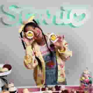 @ashyi is part of the fan club 💛✨ Shop the new Pompompurin collection now at @hottopic! 