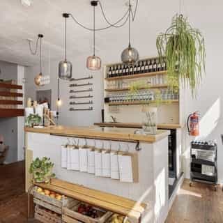 Koffiebars te koop & te huur in Nederland ☕️⁠
⁠
De koffiecultuur in Nederland is levendiger dan ooit! Met een indrukwekkende groei in het aantal koffiebars, vooral in de grote steden, is er geen beter moment om je droom van een eigen koffiebar te realiseren.⁠
⁠
Steeds meer mensen waarderen de kwaliteit en duurzaamheid van een goed kopje koffie. Van hippe, urban espresso bars tot gezellige buurtkoffiezaken met een ambachtelijke touch.⁠
⁠
Wij hebben een selectie gemaakt van een aantal bijzondere koffiebars in verschillende steden en regio's die te koop of te huur staan 👇🏼⁠
⁠
📍1. Café Toet - Heemstede, Noord-Holland⁠
📍2. Koffiebar Knus - Dokkum, Friesland⁠
📍3. Specialty Coffe Bar - Amsterdam, Noord-Holland⁠
📍4. Brew2Cup - Arnhem, Gelderland⁠
📍5. Miss Central - Alkmaar, Noord-Holland⁠
📍6. Roast Beans - Foodtrucks & koffiebars⁠
📍7. Momenti - Utrecht, Utrecht⁠
📍8. Koffiehuis Baretto - Amsterdam, Noord-Holland⁠
📍9. Stille verkoop - Haarlem, Noord-Holland⁠
⁠
Voor meer informatie over deze en andere koffiebars, bezoek Horecaspot.nl 👉🏼⁠ link in bio