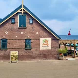 UITGELICHT op Horecaspot.nl 🌟⁠
⁠
Pannenkoekenrestaurant de Suikerhoeve, gelegen aan de rand van de Nieuwkoopse plassen op een unieke locatie in het groene hart.⁠
⁠
📍 Nieuwkoop⁠
🍴 Pannenkoekenrestaurant de Suikerhoeve⁠
🪑 80 zitplaatsen binnen & 100 zitplaatsen op het terras⁠
💰 Bedrijfsovername & verhuur vastgoed⁠
⁠
Meer info & details 👉🏼link in bio