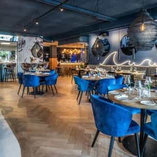 NIEUW op Horecaspot 👀⁠
⁠
🍽 Restaurant⁠
📍 Eindhoven⁠
✔ Verhuur vastgoed⁠ & verkoop bedrijfsexploitatie⁠
⁠
Meer info? Brochure of bezichtiging aanvragen? ⁠
🔗 in bio