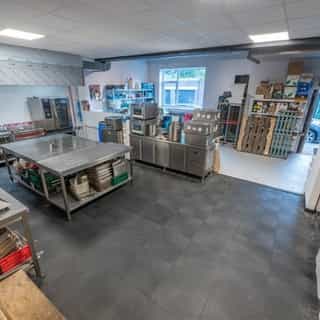 NIEUW op Horecaspot 👀⁠
⁠
🍽 Catering⁠
📍 Rotterdam⁠
✔ Verhuur vastgoed⁠ & verkoop bedrijfsexploitatie⁠
⁠
Meer info? Brochure of bezichtiging aanvragen? ⁠
🔗 in bio