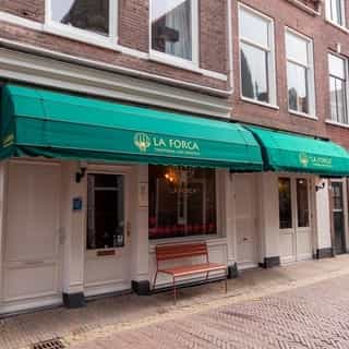 NIEUW op Horecaspot 👀⁠
⁠
🍽 Restaurant⁠
📍 Haarlem⁠
✔ Verhuur vastgoed⁠ & verkoop bedrijfsexploitatie⁠
⁠
Meer info? Brochure of bezichtiging aanvragen? ⁠
🔗 in bio