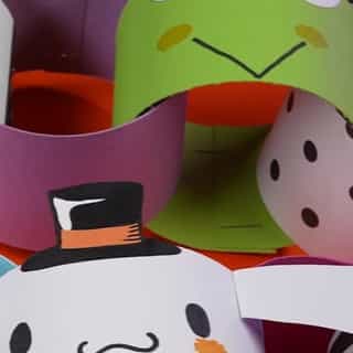Make a supercute and spooky Halloween garland featuring Hello Kitty, Kuromi, Keroppi and Cinnamoroll! Subscribe to the #HelloKittyandFriends YouTube channel - link in bio.