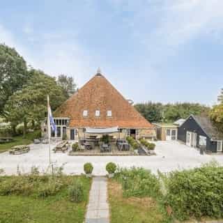 NIEUW op Horecaspot 👀⁠
⁠
🍽 Hotel-restaurant⁠
📍 Weidum⁠
✔ Verkoop vastgoed⁠ & verkoop bedrijfsexploitatie⁠
⁠
Meer info? Brochure of bezichtiging aanvragen? ⁠
🔗 in bio