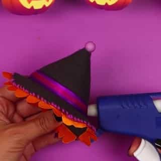 Make a spooky cute Kuromi craft and learn all about the new updates in #HelloKittyIslandAdventure on Apple Arcade! 🎃⁠
⁠
Watch now on the #HelloKittyandFriends YouTube channel - link in bio.