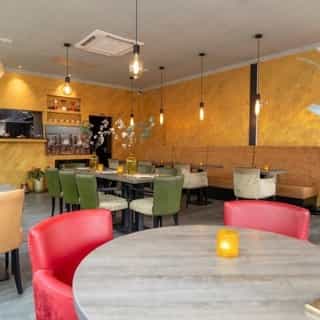 NIEUW op Horecaspot 👀⁠
⁠
🍽 Restaurant⁠
📍 Emmeloord⁠
✔ Verhuur vastgoed⁠ & verkoop bedrijfsexploitatie⁠
⁠
Meer info? Brochure of bezichtiging aanvragen? ⁠
🔗 in bio