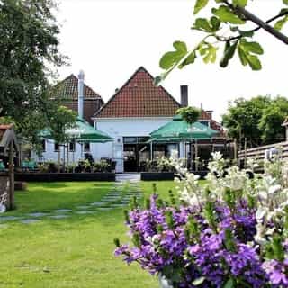 Uitgelicht op Horecaspot ✨⁠
⁠
🍽 Café-Restaurant⁠
📍 Heeg⁠
✔ Verkoop vastgoed⁠ & verkoop bedrijfsexploitatie⁠
⁠
Meer info? Brochure of bezichtiging aanvragen? ⁠
🔗 in bio